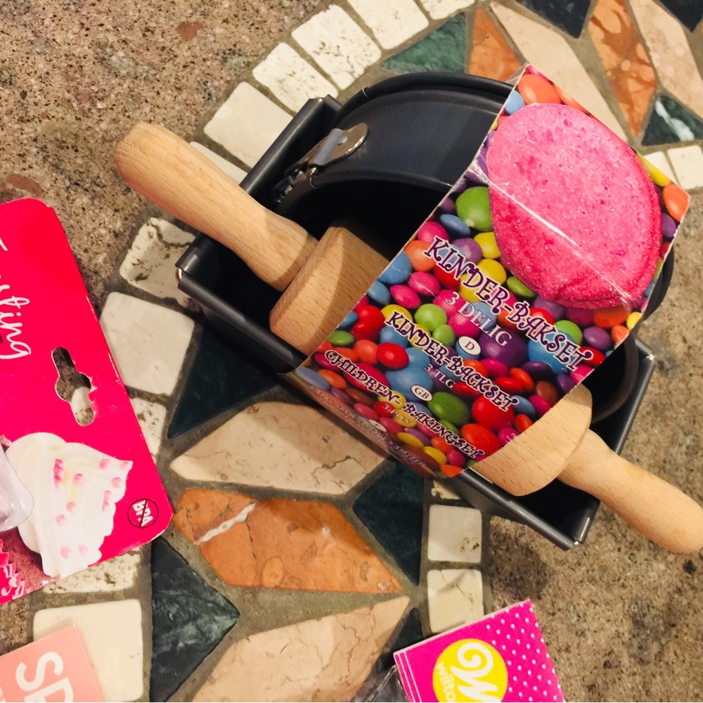 Kids Baking Pan Set with Cookbook & Rolling Pin VALENTINES Day Easter Gift